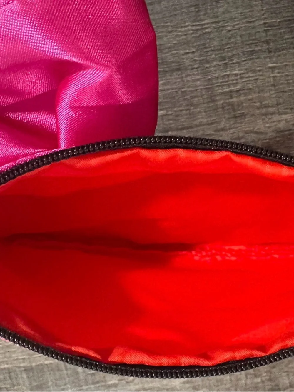💞 New Ipsy Marilyn Monroe 100 Anniversary Hot Pink Satin Knot Clutch